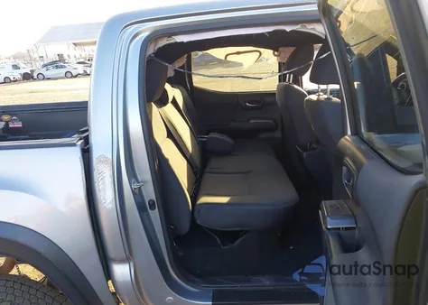 2017 Toyota Tacoma Trd Off Road z USA, uszkodzony, nr VIN 3TMCZ5AN5HM086487